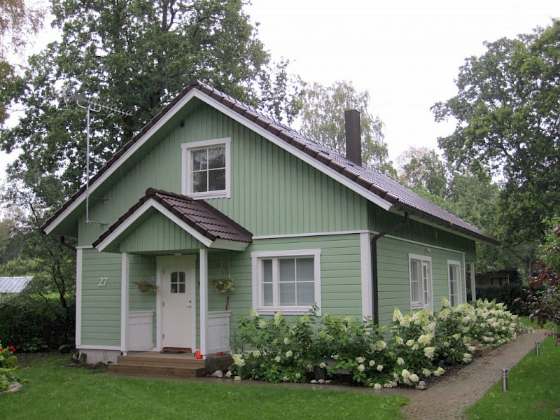 Parim hinna ja kvaliteedi suhe Kastelli majade hinnatase paigutatud kesktasemel, kuid kvaliteeditaseme j&auml;rgi on Kastelli j&auml;llegi tipus. Kastelli edu p&otilde;hineb t&otilde;husal projekteerimisel, masstootmisel, suurostudel ja professionaalsel ehitusel. Eelarves p&uuml;sida aitab seegi, et Kastelli annab konkreetsele paketile alati kindla hinna. Tutvu meie toodetega