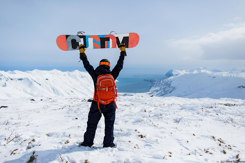 Горные лыжи и сноуборд