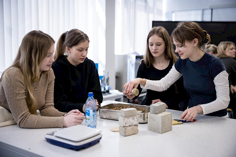 Oled m&otilde;ne &uuml;ldhariduskooli t&ouml;&ouml;taja?
